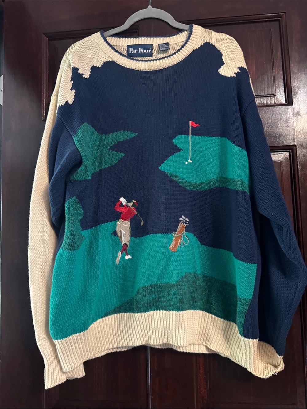 Par Four Vintage Men’s Embroidered Golf Scene Crewneck Sweater - Navy & Cream
